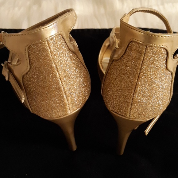 Heels - Picture 4 of 5